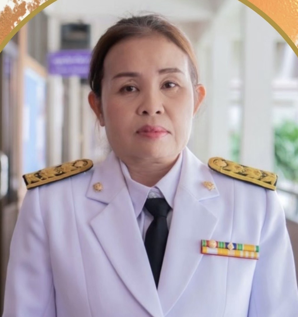 แก้วใจ  กิ่งแก้ว